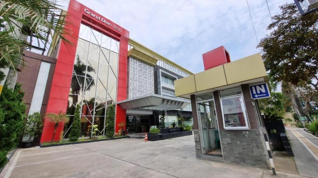 Grand Dian Hotel Slawi Tegal  Extérieur photo