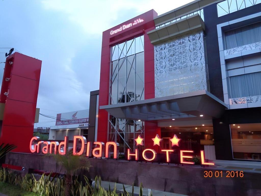 Grand Dian Hotel Slawi Tegal  Extérieur photo