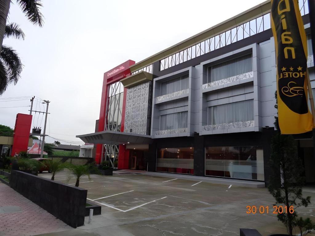 Grand Dian Hotel Slawi Tegal  Extérieur photo